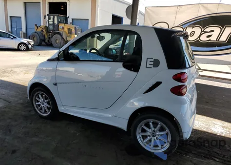 2014 Smart Fortwo z USA, uszkodzony, nr VIN WMEEJ9AA7EK799061